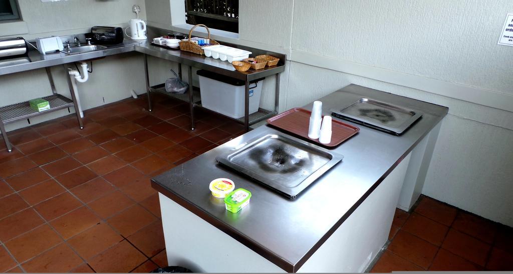 Travellers Motor Village Newcastle Extérieur photo